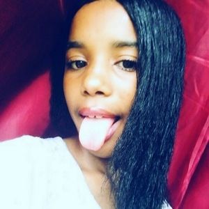 Meet your Posher, Fatima